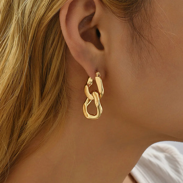 Gleura Link Earrings